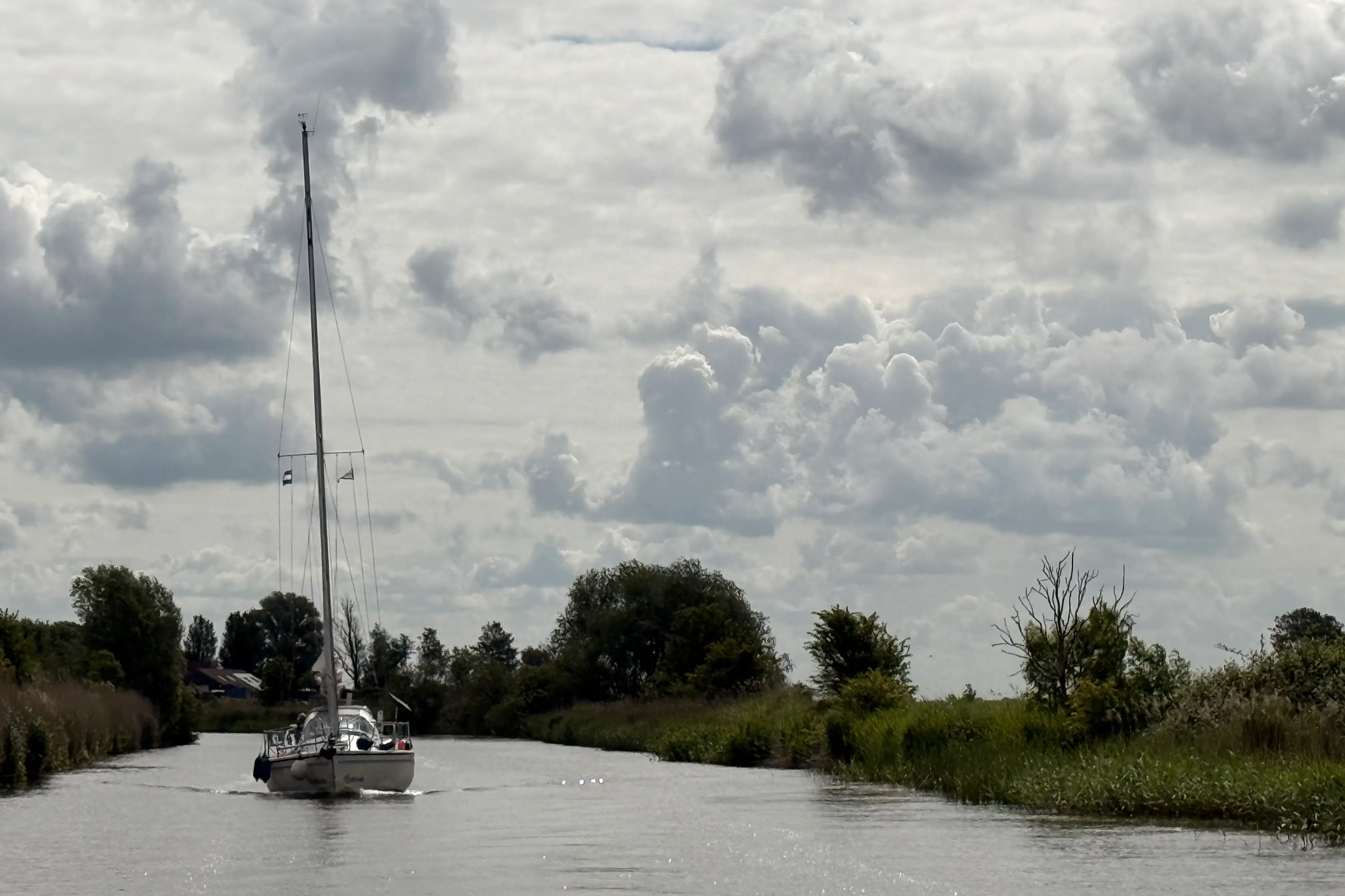 TeKielA auf einem Kanal Frieslands