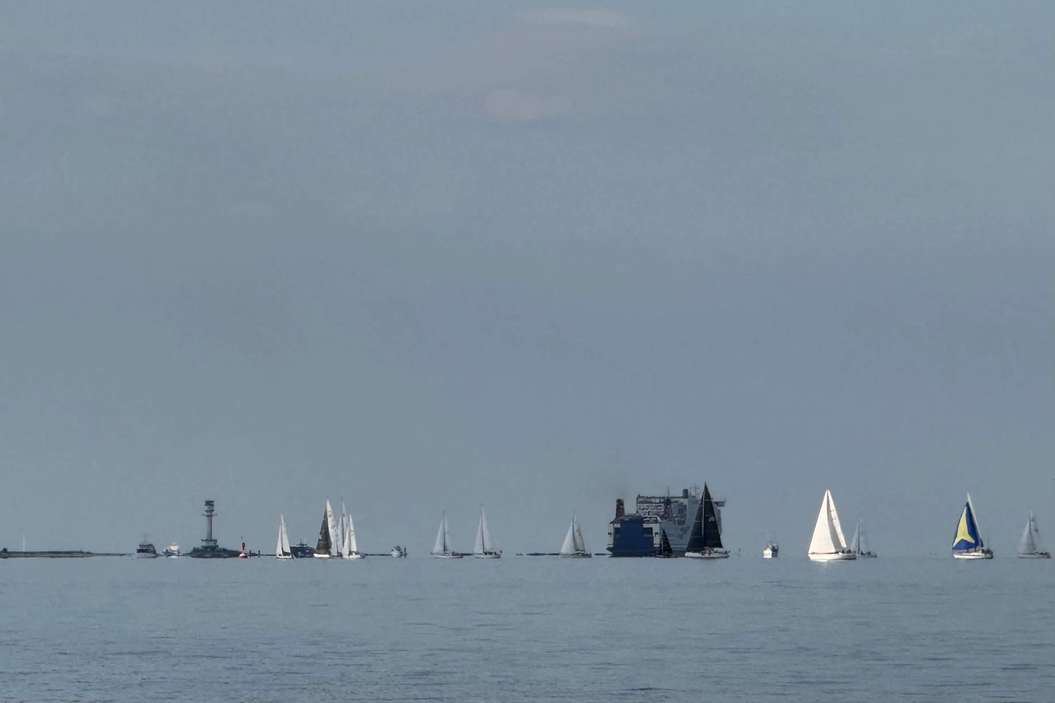 Blick auf die Kieler Förde an einem Montagnachmittag.
