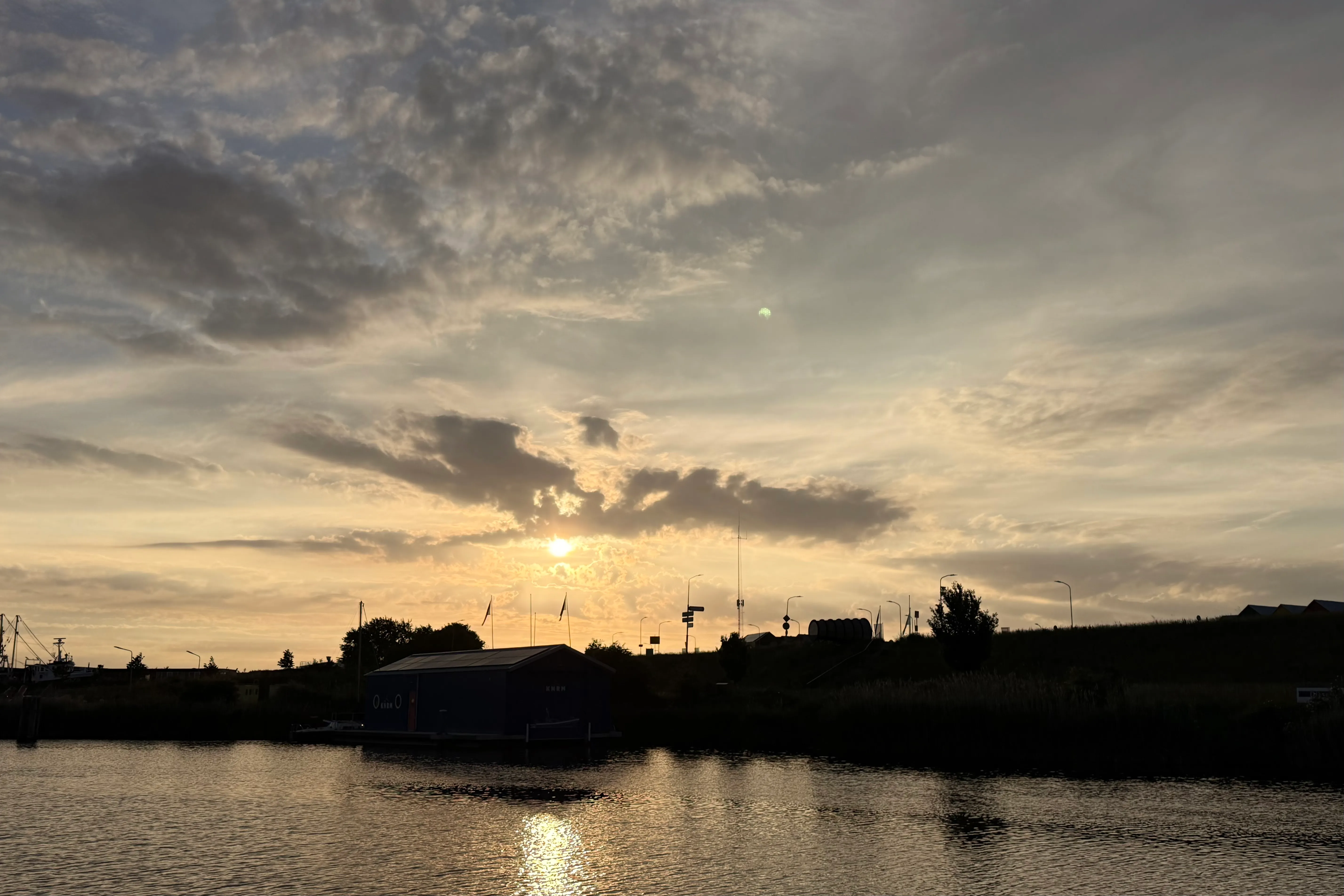 Abends im Hafen von Lauwersoog.