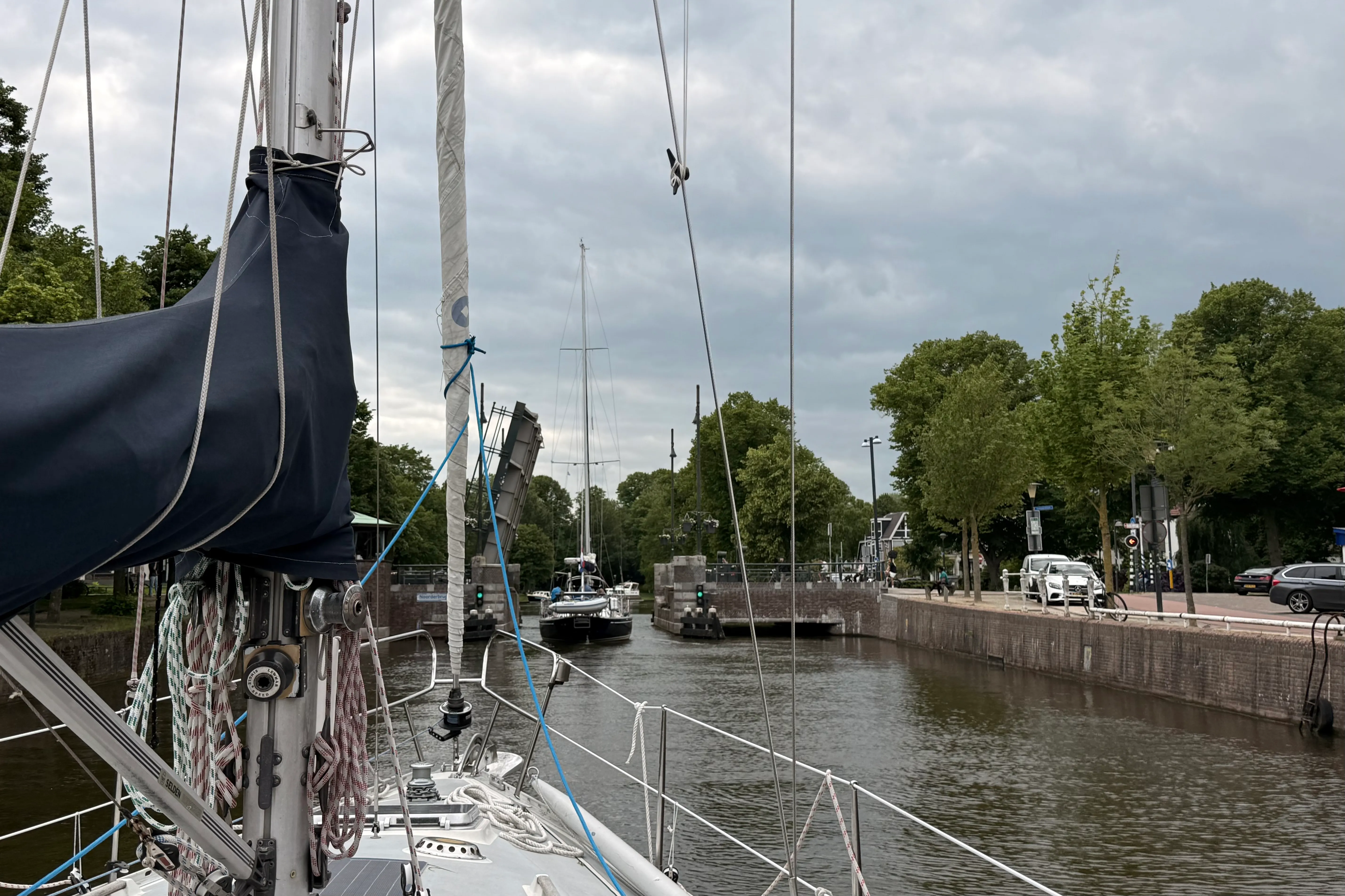 Eine der Brücken in Leeuwarden