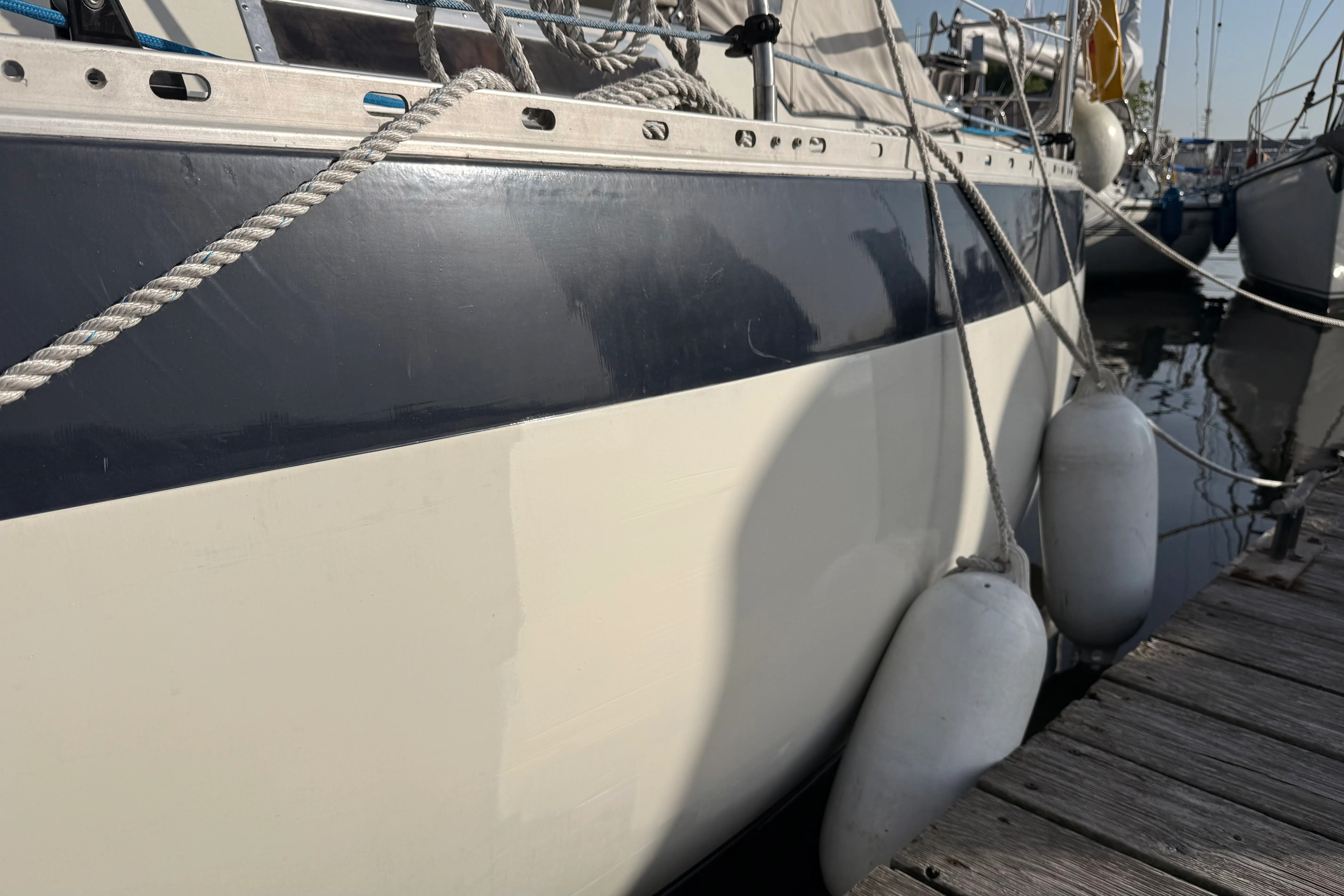 Die Stelle an der ich Koraki vom Schlauchboot aus repariert habe.